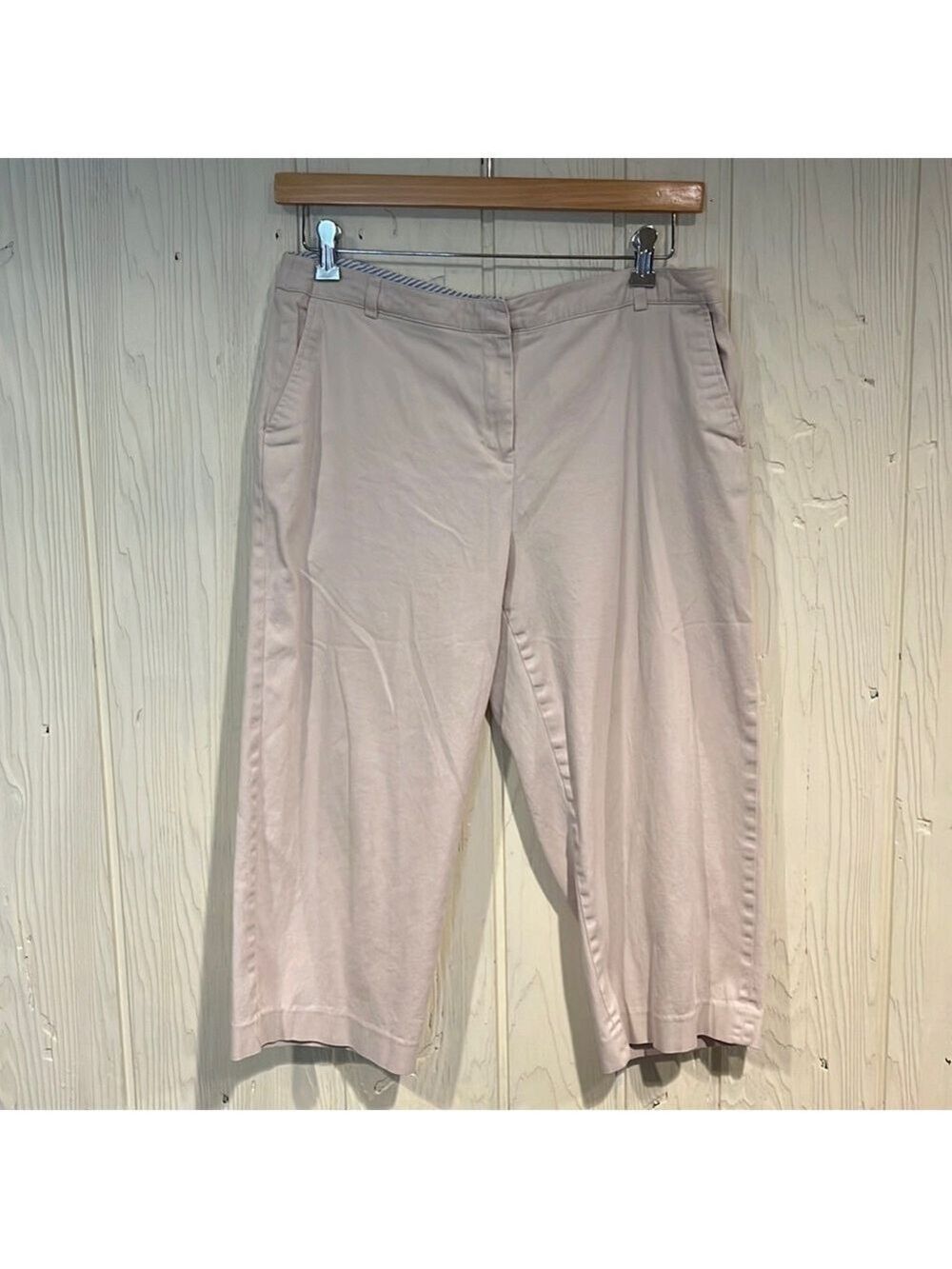 Leslie Fay Sport Khaki Wide Leg Capris Size 16